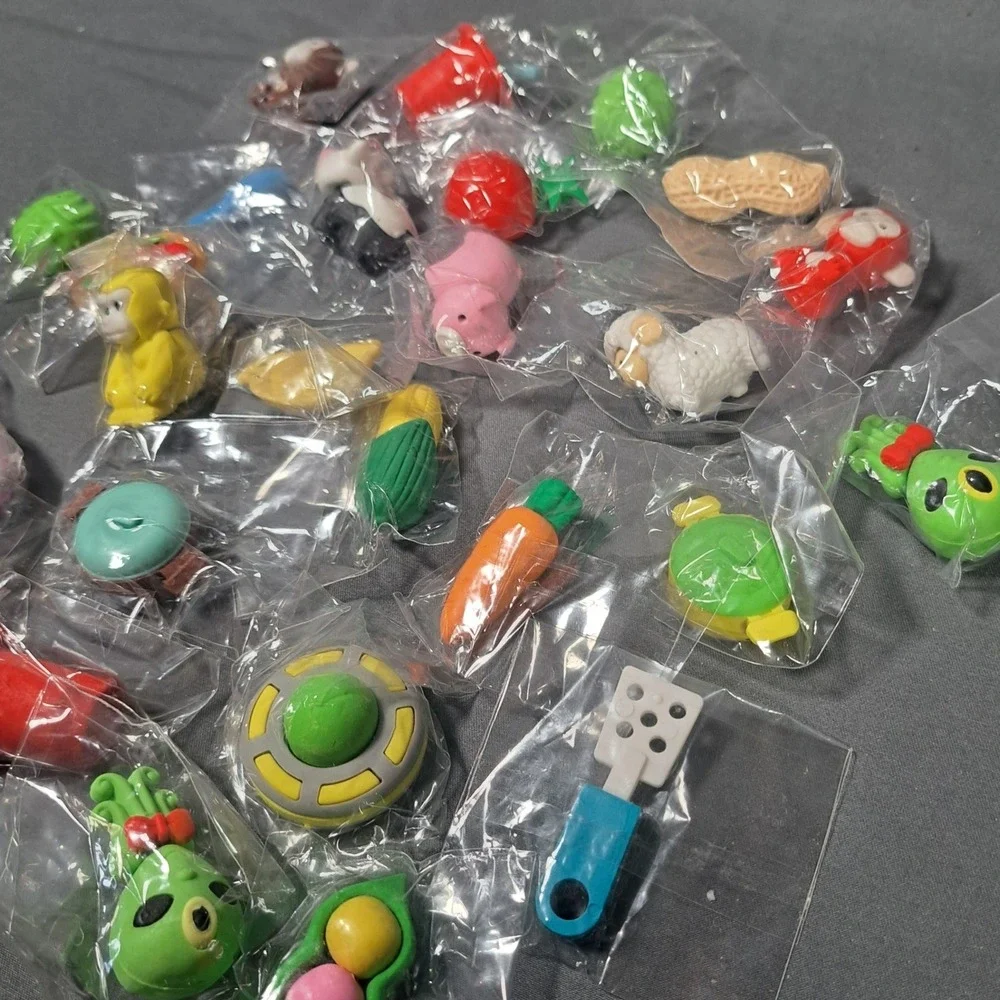 3D‎ Puzzle Erasers Food Animals Aliens Wrapped Lot of 26 Novelty Prize Holiday